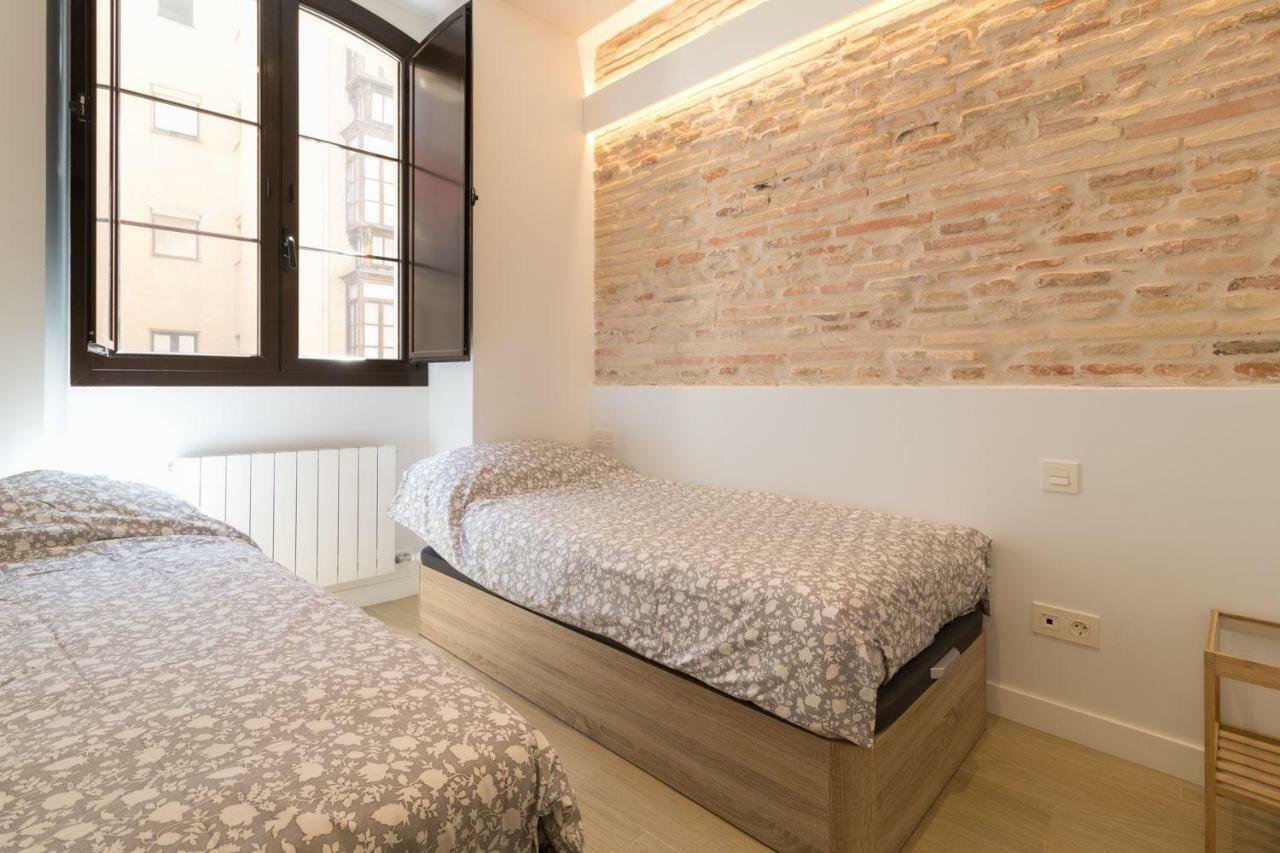 Historical Town Sagasta St Apartment Logrono Bagian luar foto